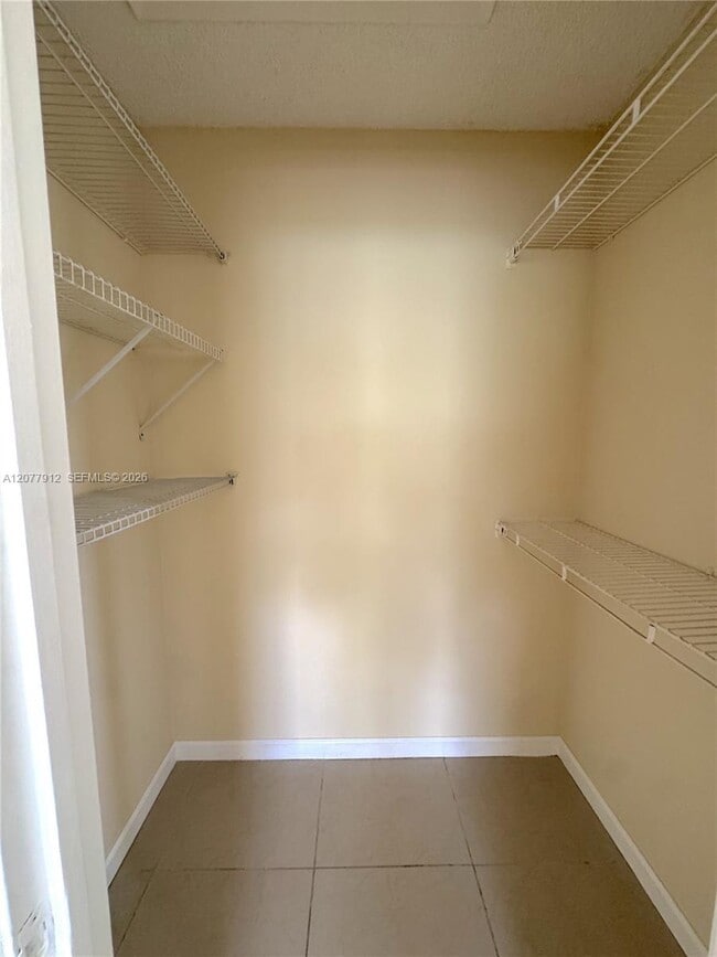 Building Photo - 3287 Coral Lake Dr
