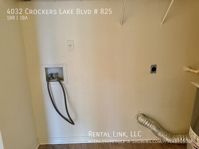 Building Photo - 4032 Crockers Lake Blvd