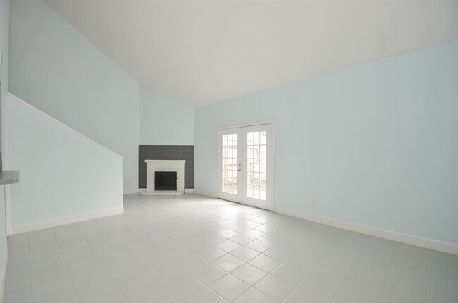 Building Photo - 5303 Lost Forest Dr