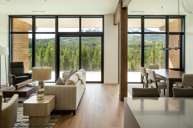 Building Photo - 4 Boathouse Way