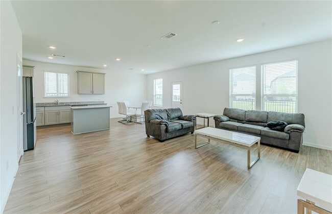 Building Photo - 1017 Laguna Cv Dr