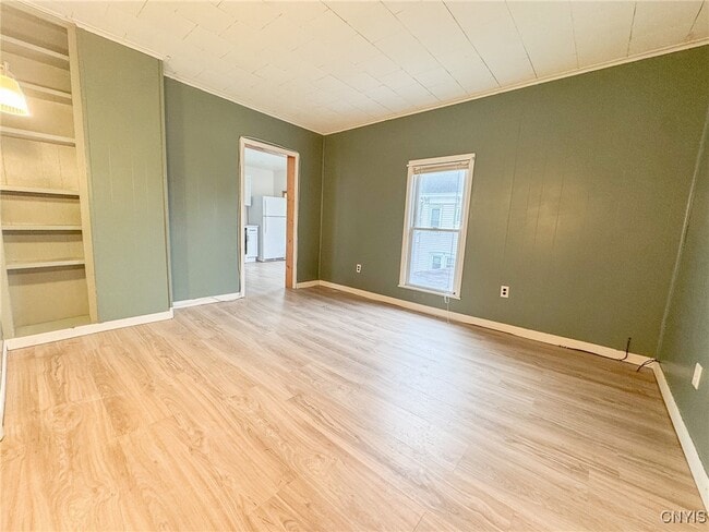 Building Photo - 10 Beach Ave