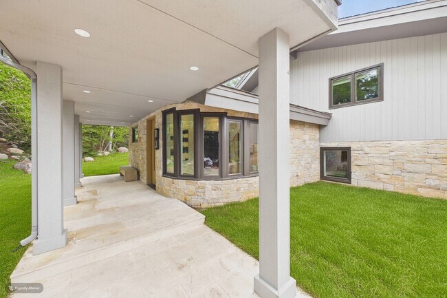Building Photo - 45 Glen Eagles Rd