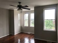 Building Photo - Gorgeous 3 Bedroom , 2 Level Townhome- Hardwood floors, Newly Renovated