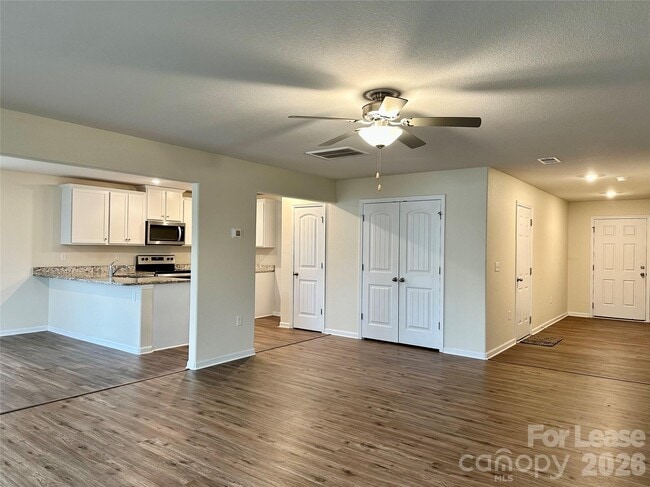 Building Photo - 8128 Derby Wood Ln