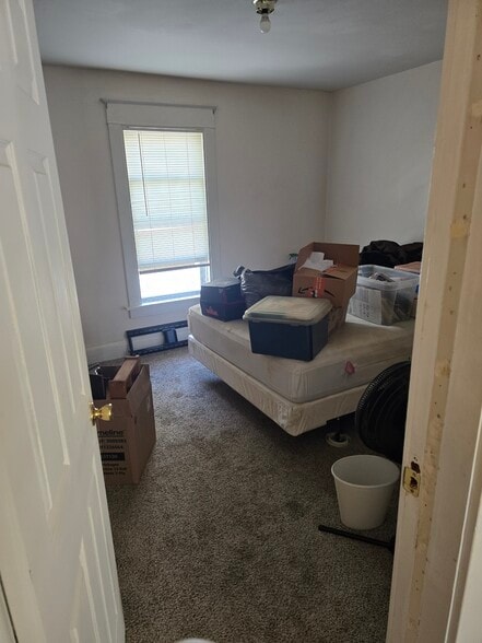 master bedroom has larger closet and window - 2112 Clarence Ave