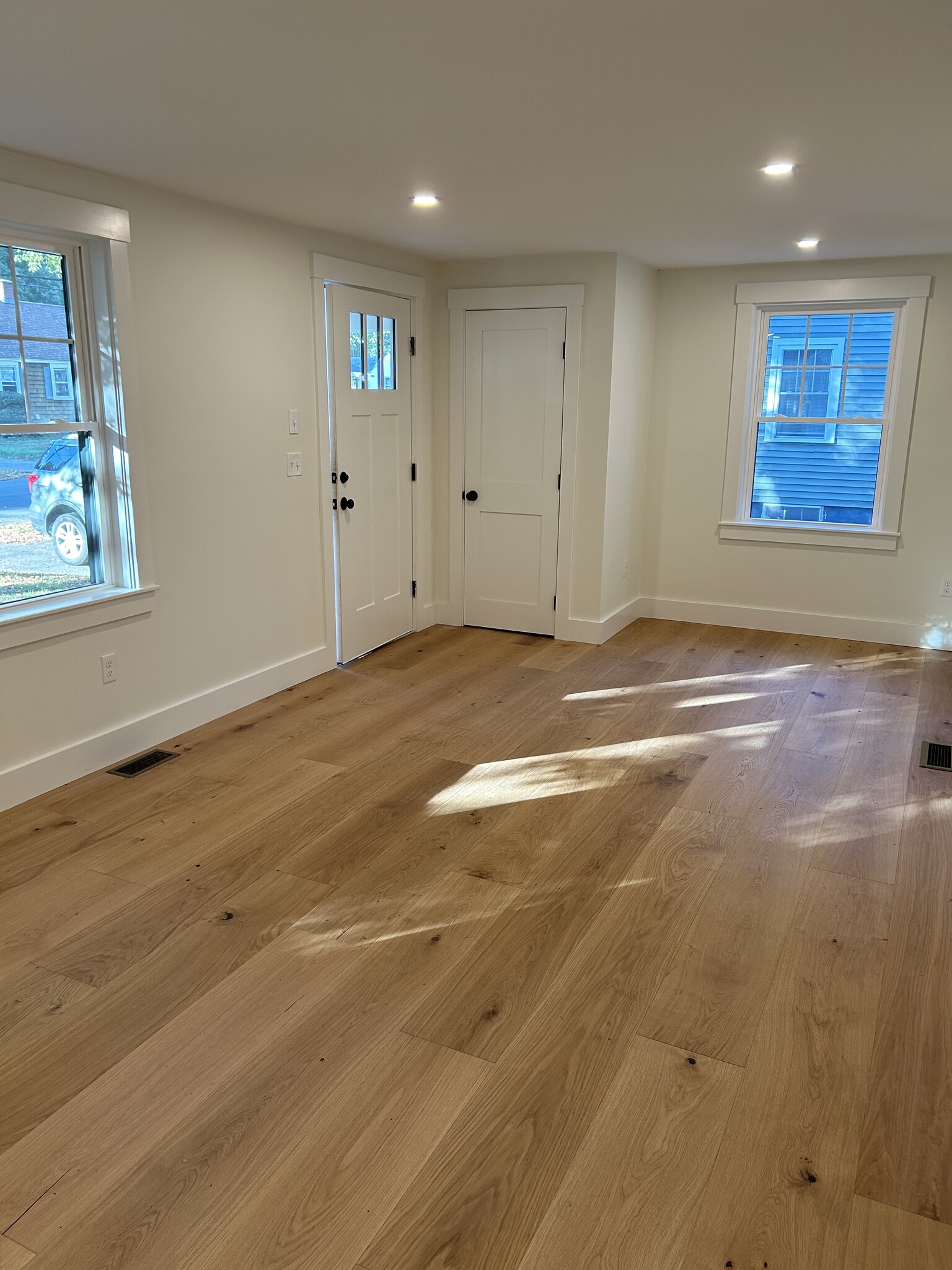 Building Photo - 189 Colonial Dr