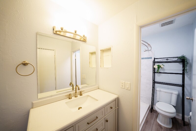 Building Photo - 4417 Rayfield Dr