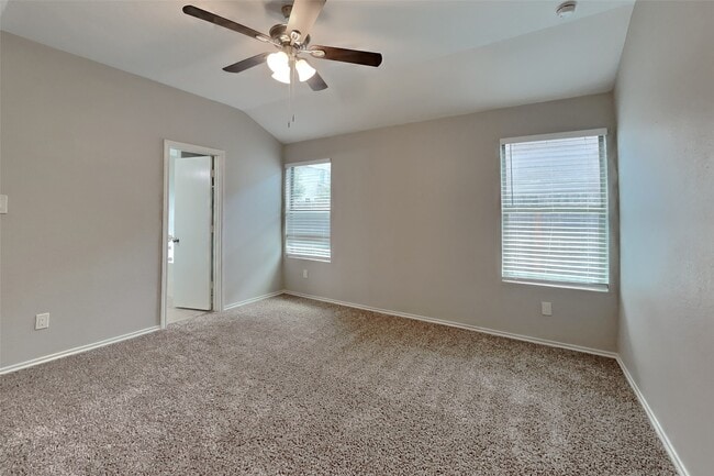 Building Photo - 804 Lovebug Ln