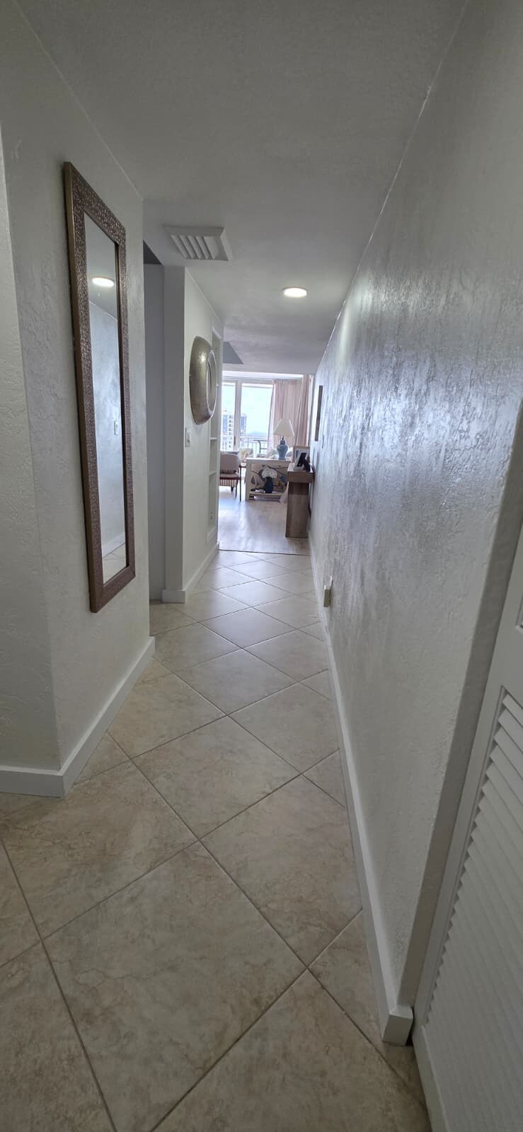 Building Photo - 3047 S Atlantic