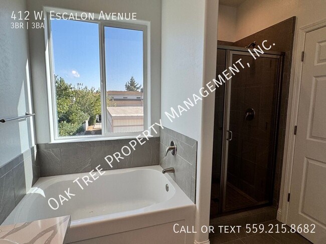 Building Photo - 412 W Escalon Ave