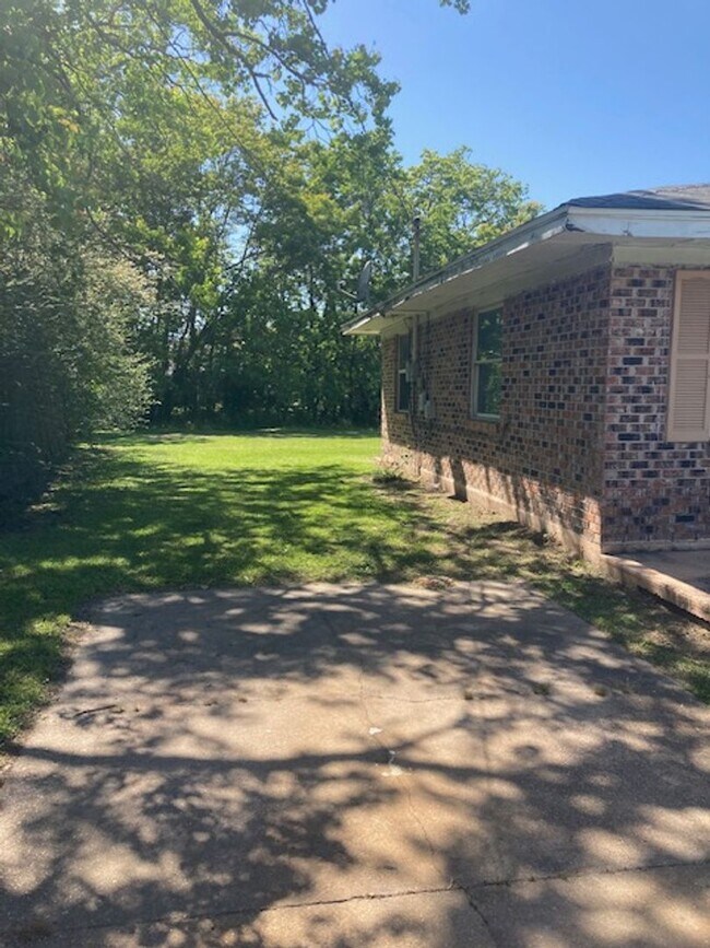 Building Photo - Gulfport 3 Bedroom