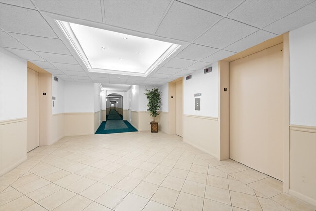 Building Photo - 5100 N Ocean Blvd