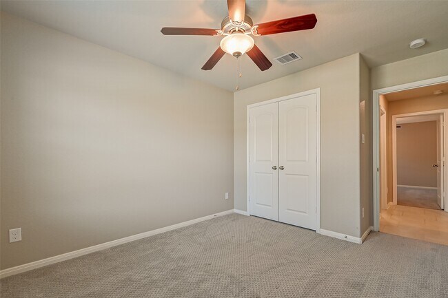 Building Photo - 18118 Van Berkel Ln
