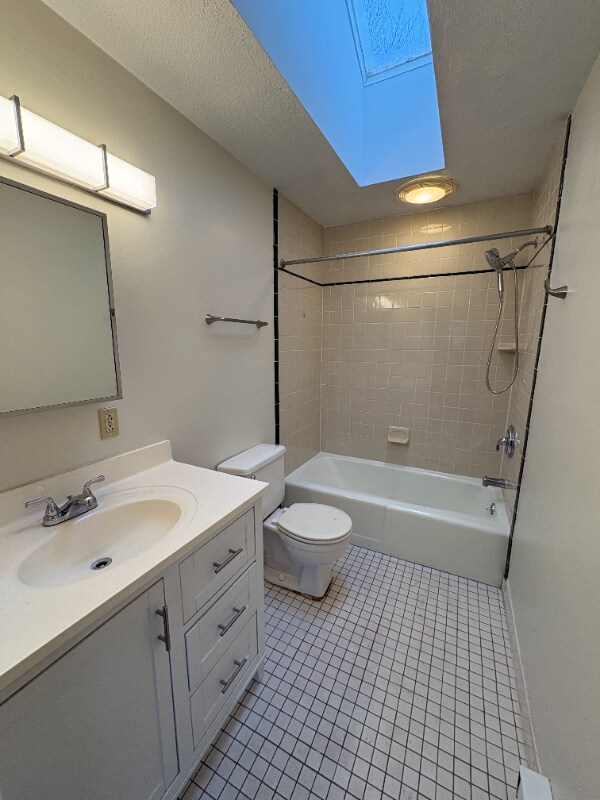 Building Photo - 26 Hadley Rd