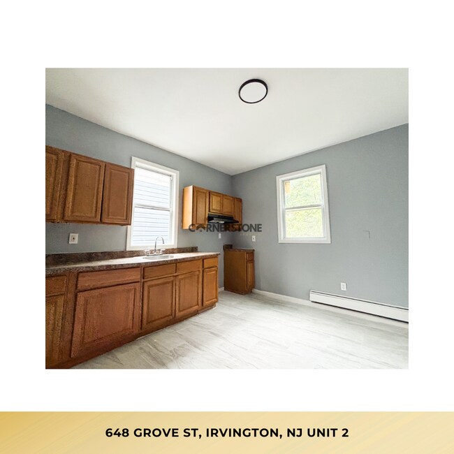 Building Photo - 648 Grove St