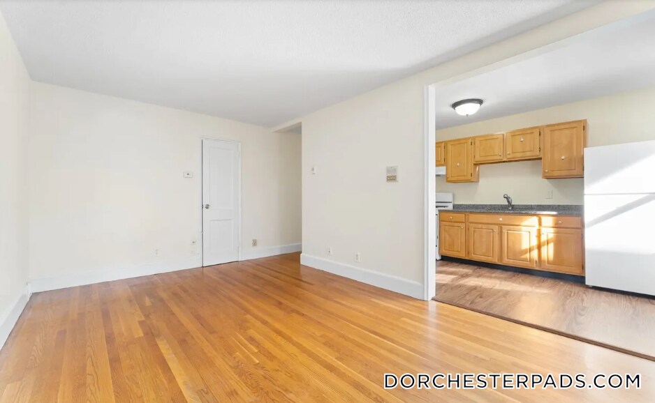 Building Photo - 11 Victory Rd