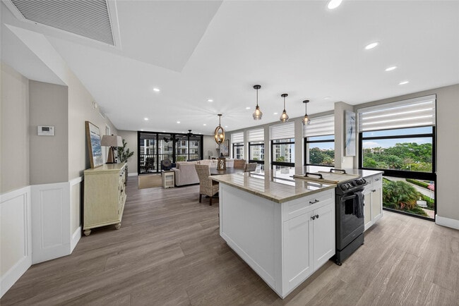 Building Photo - 1629 Riverview Rd