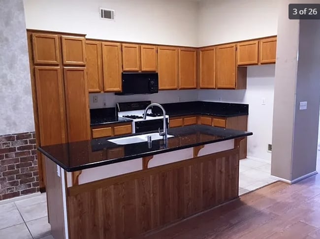 Building Photo - 3 Bed | 2 Bath | Silver Creek Community