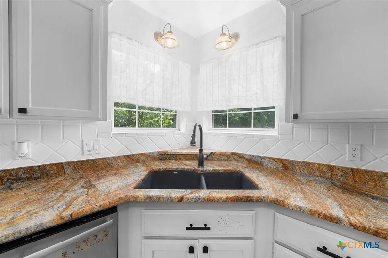 Building Photo - 1814 Indian Camp Trail