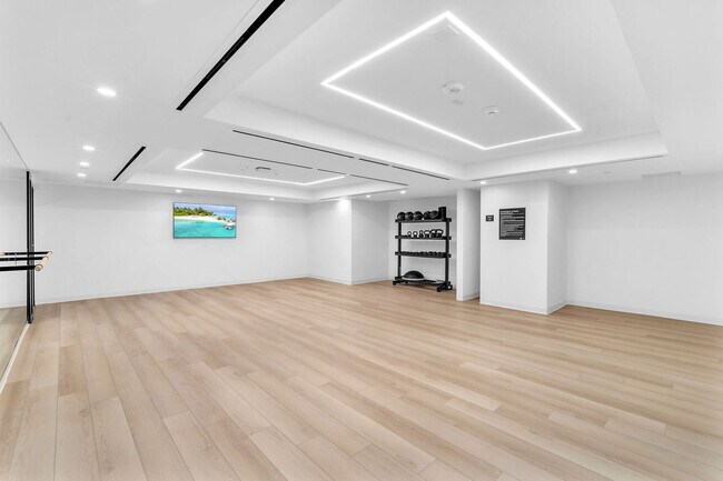 Building Photo - 225 N Miami Ave