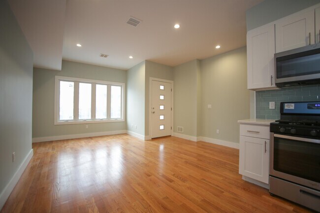 Building Photo - 141 Beach St