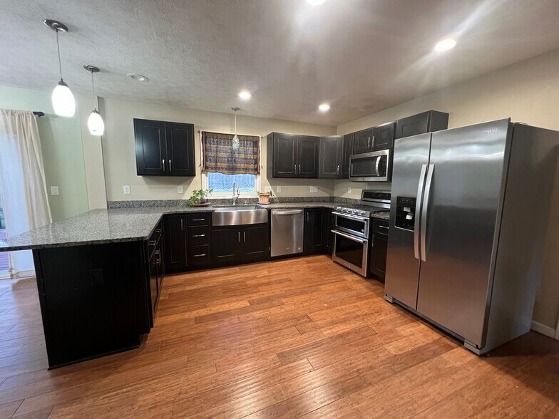 Building Photo - 1803 E Thornton Dr