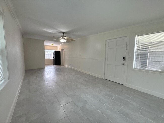 Building Photo - 3824 Winona Dr