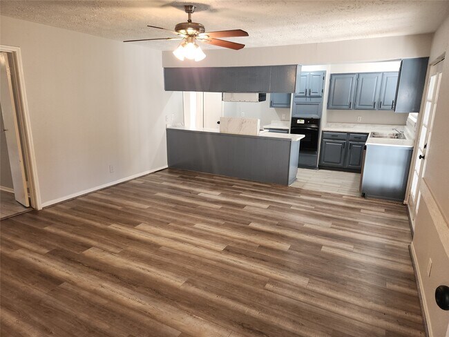 Building Photo - 22127 Elsinore Dr