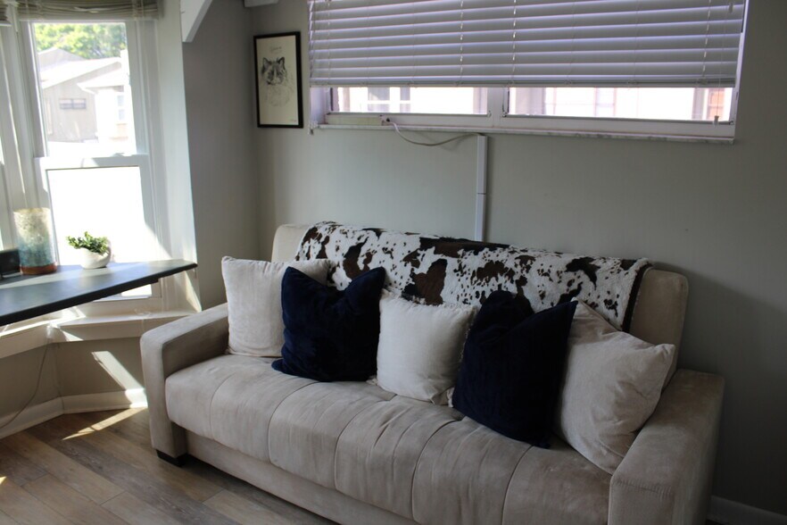 Building Photo - 3424 W Lemon St