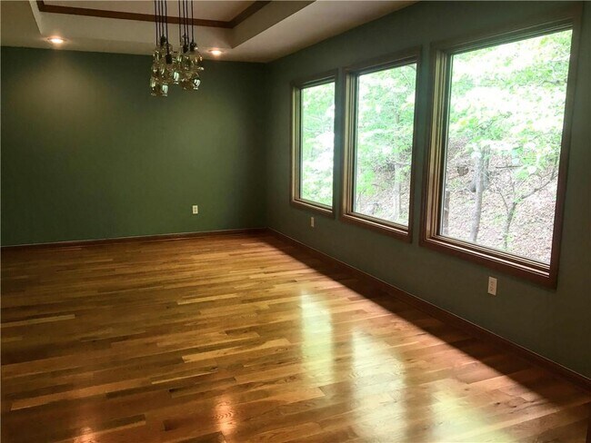 Building Photo - 3261 Eden Dr
