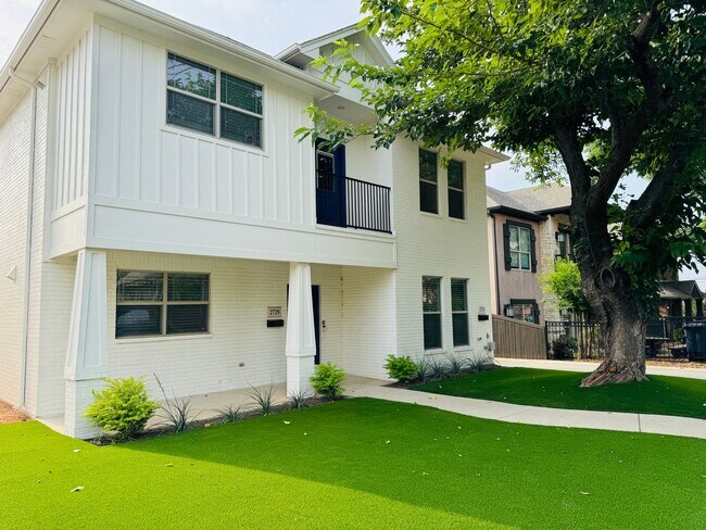 Building Photo - 2729 Lubbock Ave