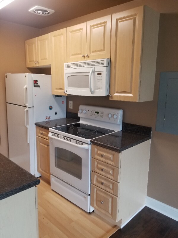 Building Photo - 1001 Chillum Rd