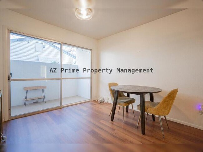 Building Photo - 5135 N 10th St