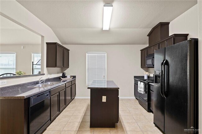 Building Photo - 33 Kika De La Garza St