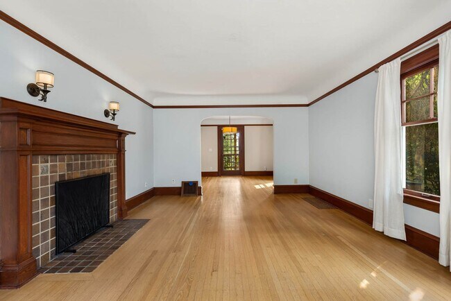 Building Photo - 1513 N Dorothy Pl