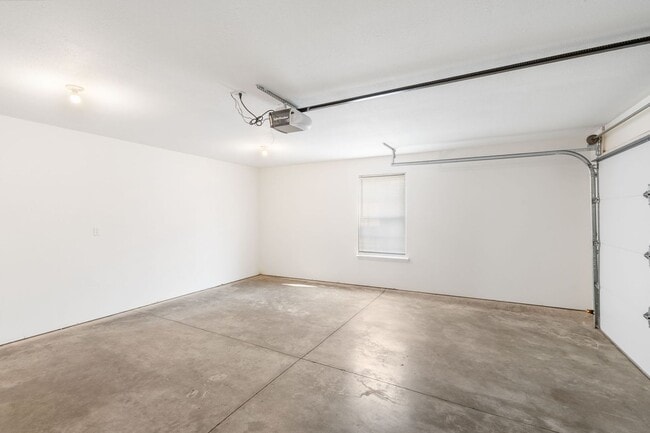 Building Photo - 1721-1723-1723 Juniper Dr