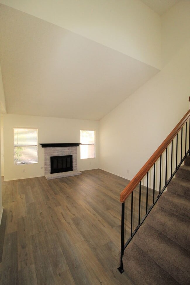 Building Photo - Updated La Ventana Condominium