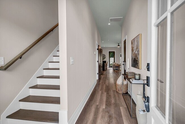 Building Photo - 1060 Noble Lp