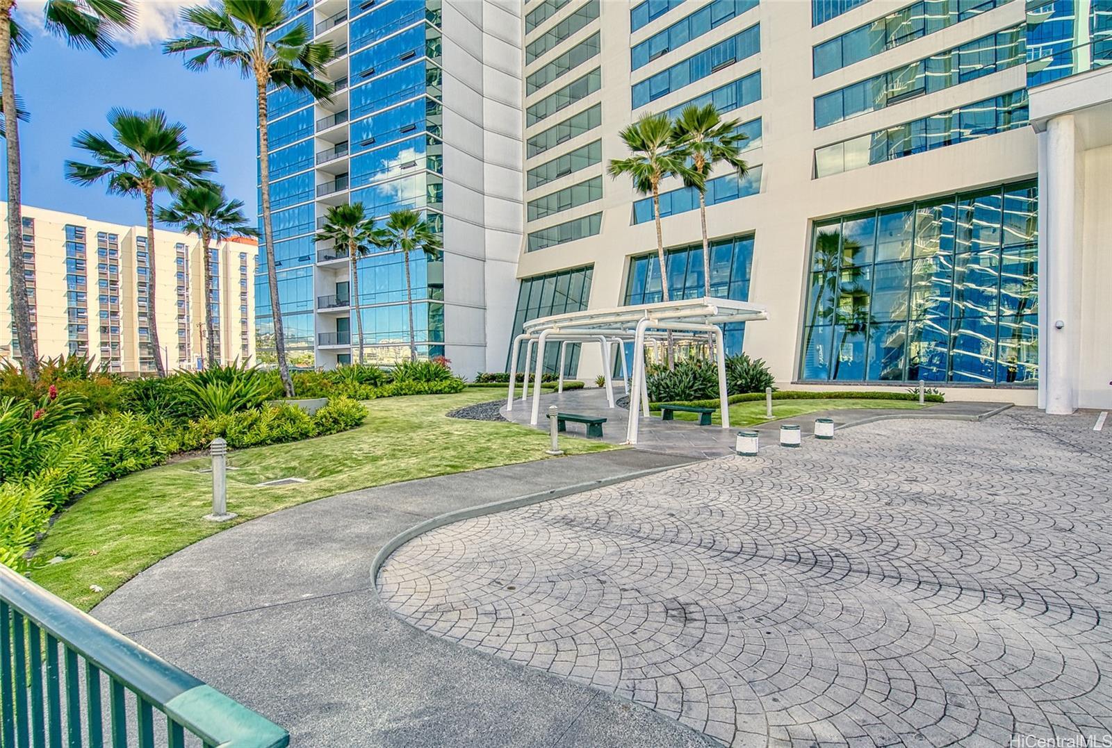 Building Photo - 88 Piikoi St