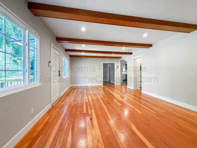 Building Photo - 7352 Saroni Dr
