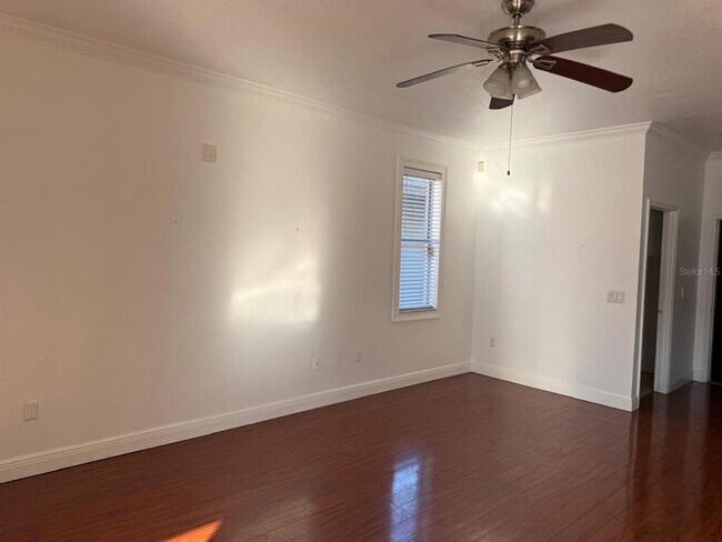 Building Photo - 3208 Fairfield Dr