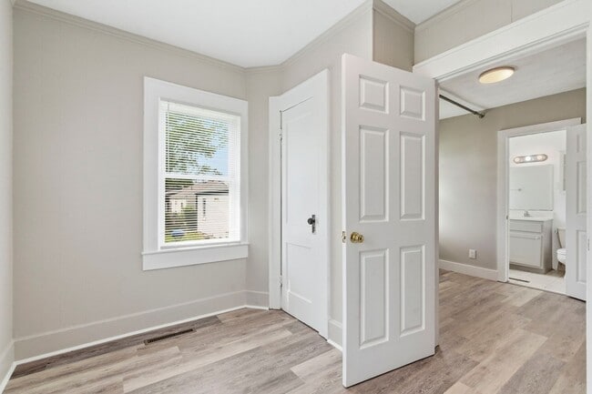 Building Photo - 3 Bedroom | 2 Bathroom | Springfield MO