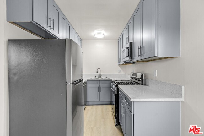 Building Photo - 2637 S Centinela Ave