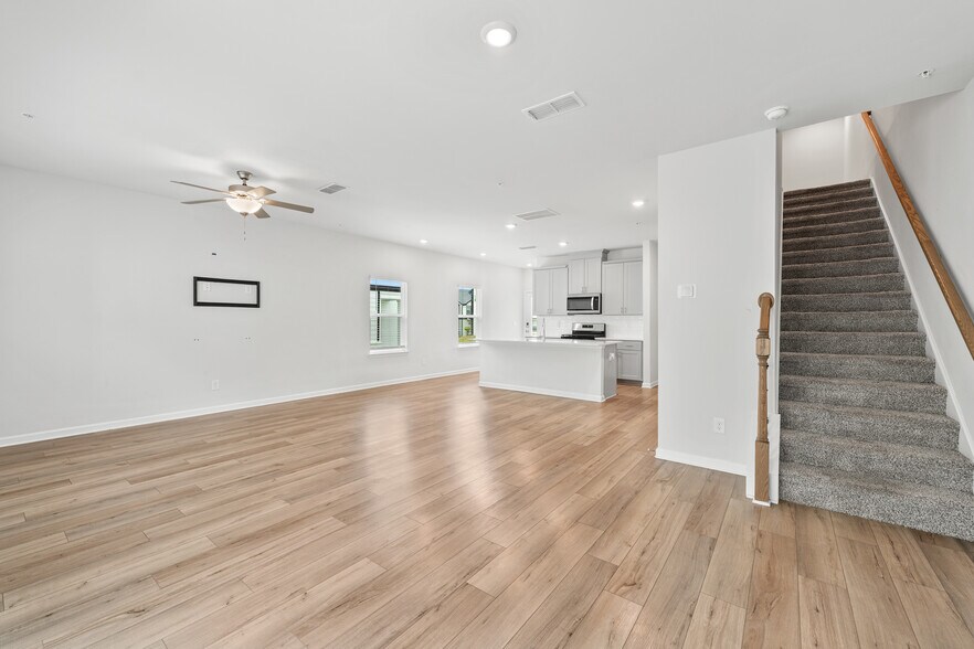 Building Photo - 1544 Purple Cone Flower Ave