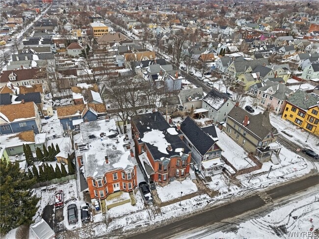 Building Photo - 2 York St