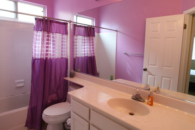 Building Photo - Newer Evergreen home faces neighborhood park - Great Evergreen schools