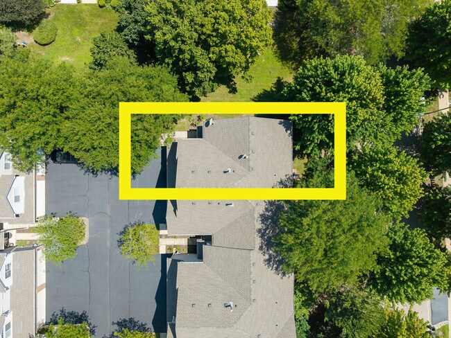 Building Photo - 311 Abington Woods Dr