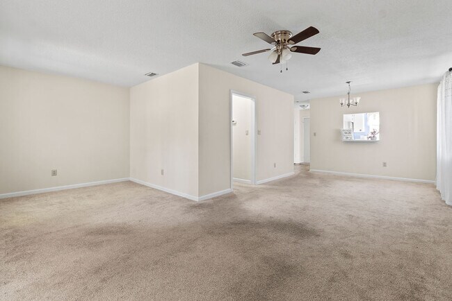 Building Photo - Sweetbriar Home