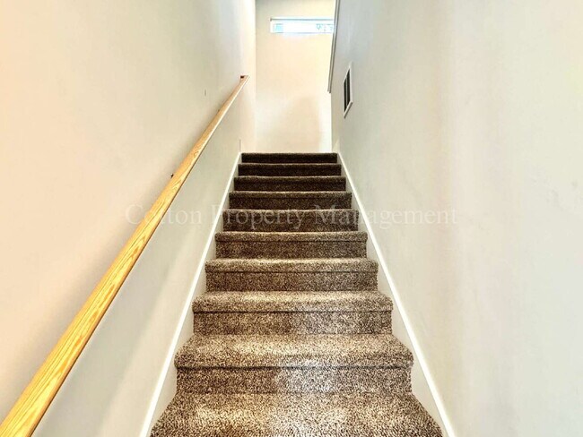 Building Photo - Modern 3BR/2.5BA Townhome | $2,100/mo. | P...